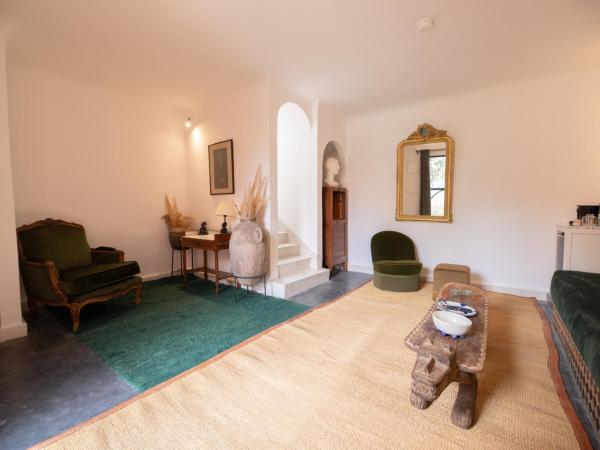 MORO Marrakech Boutique Hôtel : photo 4 de la chambre suite junior avec vue jardin sur le majorelle