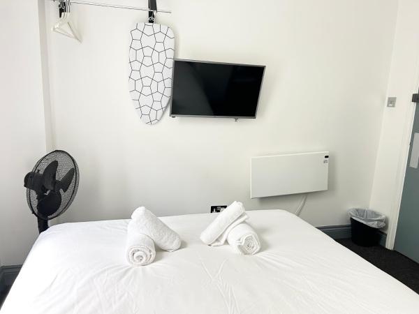 The Dome : photo 3 de la chambre chambre double standard avec salle de bains commune