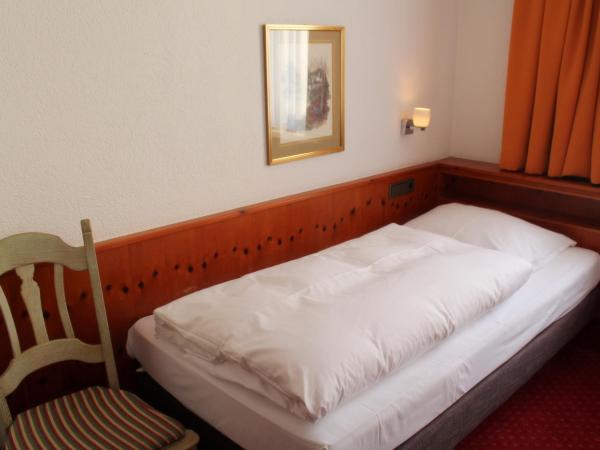 Steichele Hotel & Weinrestaurant : photo 4 de la chambre chambre lits jumeaux