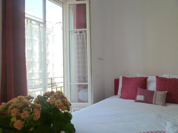 Nice Appart : photo 3 de la chambre studio supérieur - vue sur jardin (3 adultes)