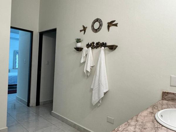 Casa Sasha's Mini Palace : photo 7 de la chambre chambre double ou lits jumeaux standard avec balcon