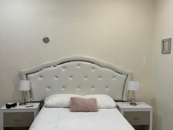 Casa Sasha's Mini Palace : photo 2 de la chambre chambre double ou lits jumeaux standard avec balcon