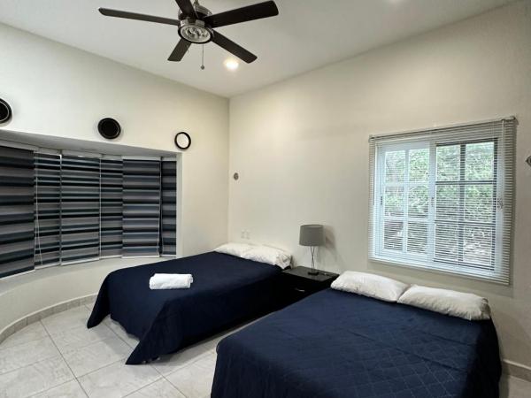 Casa Sasha's Mini Palace : photo 10 de la chambre chambre double avec salle de bains commune