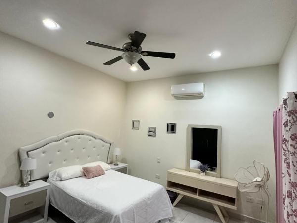 Casa Sasha's Mini Palace : photo 1 de la chambre chambre double ou lits jumeaux standard avec balcon