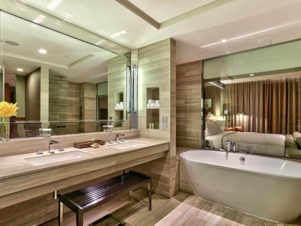 Hilton Sukhumvit Bangkok : photo 5 de la chambre suite junior