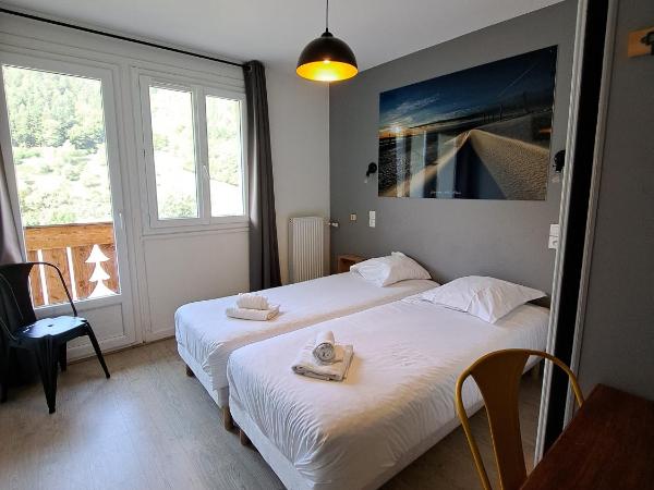 Hôtel Les Mouflons : photo 3 de la chambre chambre double avec balcon