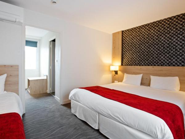 Kyriad Vannes Centre Ville : photo 1 de la chambre chambre triple 3 lits