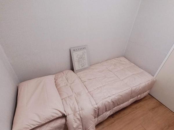 Haechi Stay GuestHouse - For foreigners only : photo 8 de la chambre chambre simple avec salle de bains extérieure privative