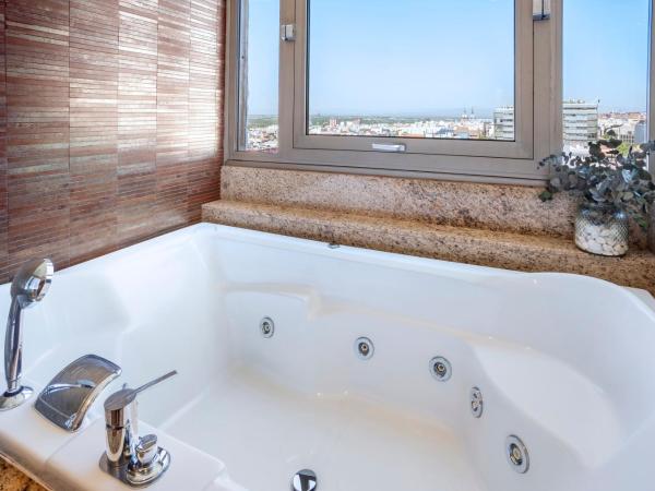 Melia Madrid Princesa : photo 1 de la chambre grande chambre premium the level avec vue