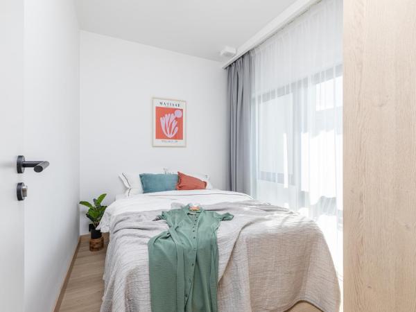Noli Mokotow - Modern Scandinavian Style close to the Airport & easy access to city center : photo 5 de la chambre large-studio