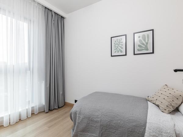 Noli Mokotow - Modern Scandinavian Style close to the Airport & easy access to city center : photo 7 de la chambre large-studio