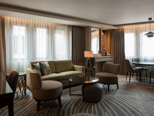 DoubleTree by Hilton Istanbul - Sirkeci : photo 6 de la chambre suite lit king-size deluxe 1 chambre