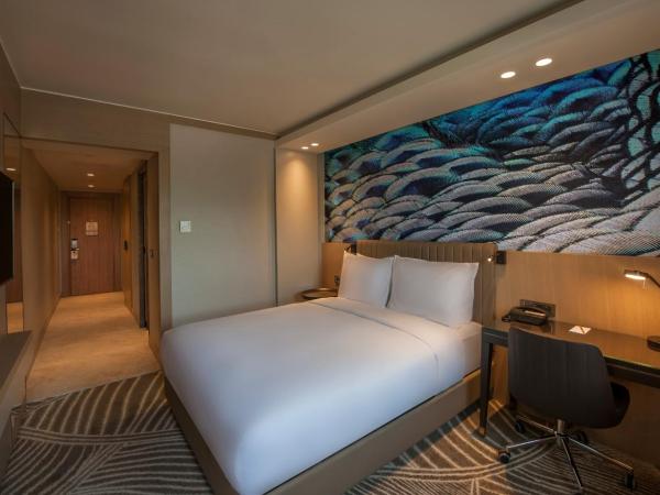 DoubleTree by Hilton Istanbul - Sirkeci : photo 5 de la chambre chambre lit queen-size 