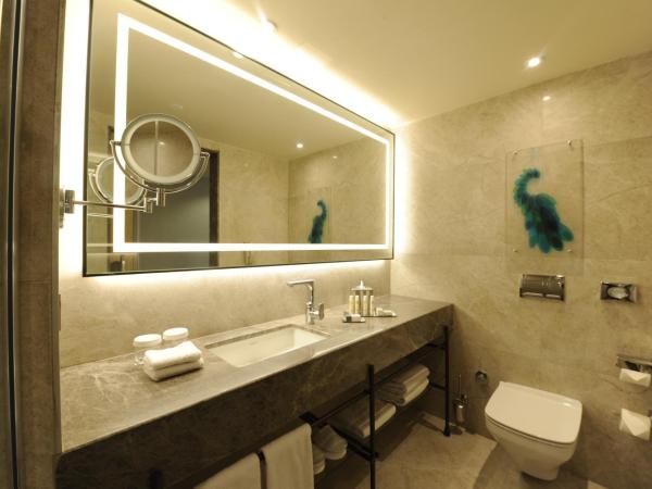 DoubleTree by Hilton Istanbul - Sirkeci : photo 7 de la chambre chambre lits jumeaux deluxe