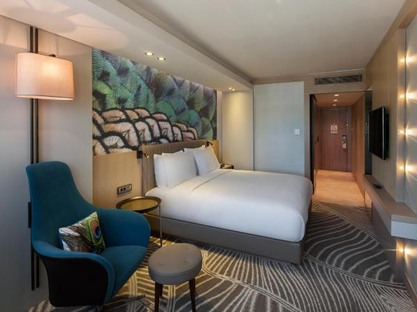 DoubleTree by Hilton Istanbul - Sirkeci : photo 10 de la chambre chambre familiale 2 chambres