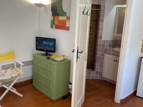 Le Mazet des Mûres : photo 9 de la chambre chambre double