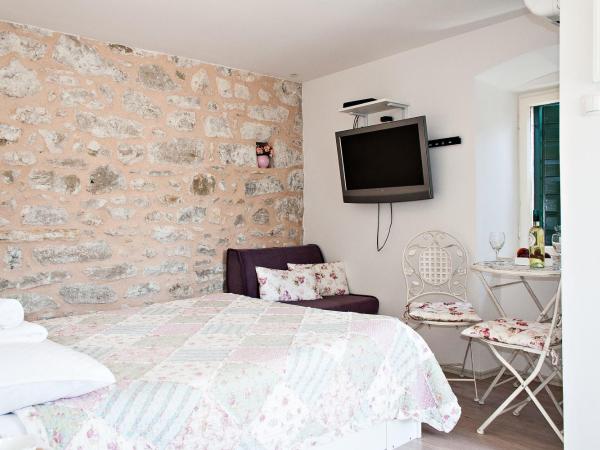Guest House Babina - Apartments King & Queen : photo 5 de la chambre chambre double