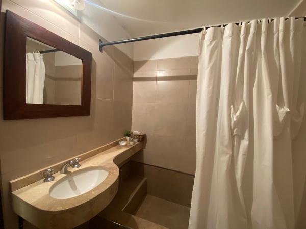 Hotel Las Chirimoyas : photo 5 de la chambre chambre triple