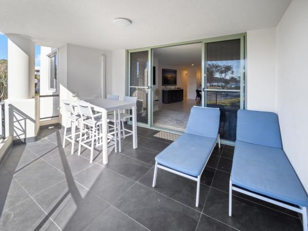 Bay Royal Apartments : photo 7 de la chambre superior two-bedroom apartment with balcony (apt 11)