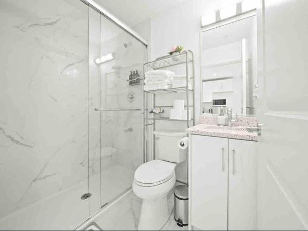 Entire NEW Cozy and Modern 2-storey HOUSE : photo 10 de la chambre appartement 2 chambres