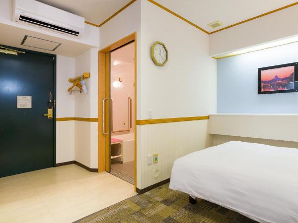Toyoko Inn Tokyo eki Shin ohashi Mae : photo 4 de la chambre chambre lits jumeaux accessible aux personnes à mobilité réduite - non-fumeurs