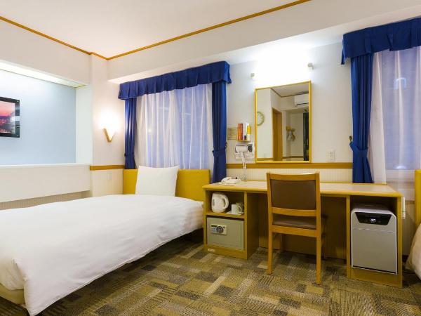 Toyoko Inn Tokyo eki Shin ohashi Mae : photo 2 de la chambre chambre lits jumeaux accessible aux personnes à mobilité réduite - non-fumeurs