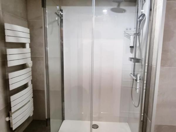 Hotel Cardiff : photo 8 de la chambre appartement avec terrasse