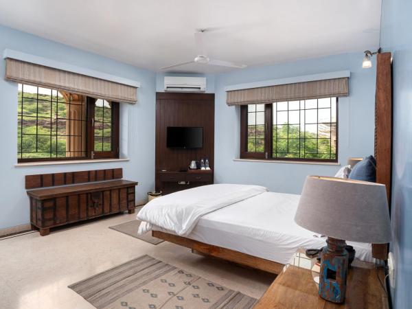 The Almond Tree : photo 9 de la chambre deluxe double room with pool view