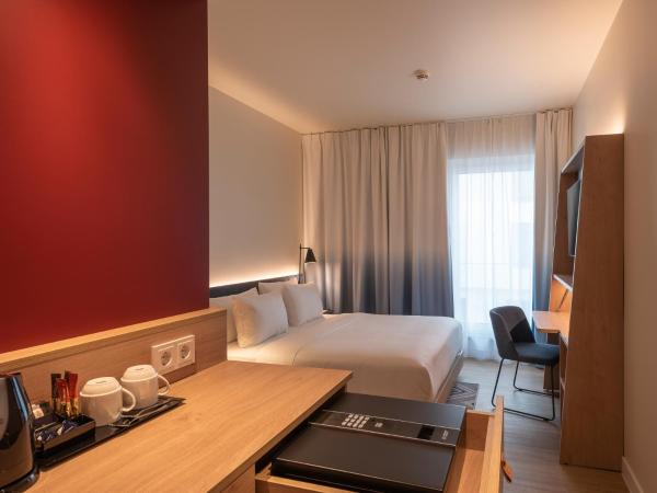 Hampton By Hilton Munich City North : photo 4 de la chambre chambres familiales communicantes 