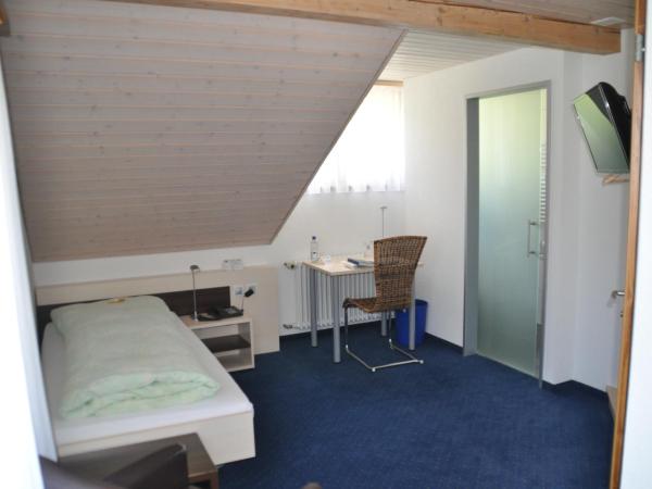 Ferien- und Familienhotel Alpina Adelboden : photo 3 de la chambre chambre simple