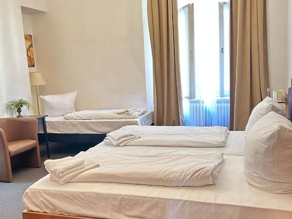 Hotel Adam : photo 1 de la chambre chambre triple