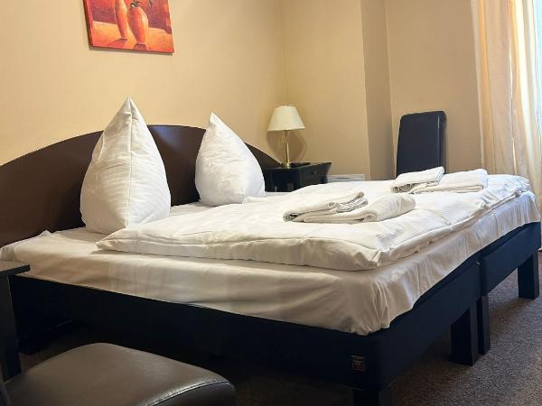 Hotel Adam : photo 7 de la chambre chambre double basique