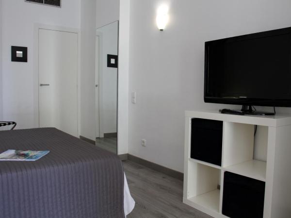 Aparthotel Atenea Calabria : photo 7 de la chambre chambre double ou lits jumeaux avec kitchenette