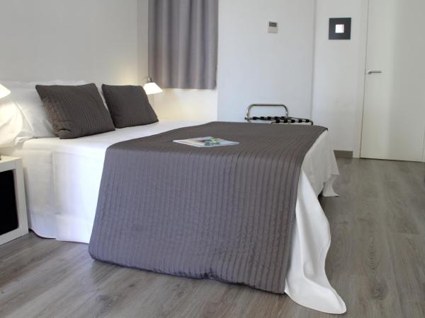Aparthotel Atenea Calabria : photo 1 de la chambre chambre double ou lits jumeaux avec kitchenette
