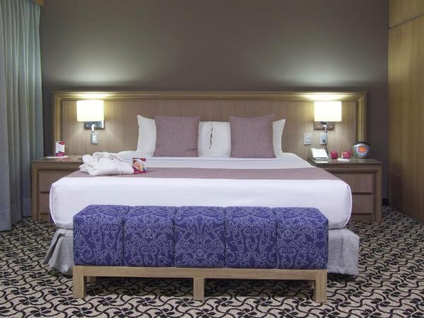 Crowne Plaza Hotel Mexico City North-Tlalnepantla, an IHG Hotel : photo 9 de la chambre suite junior lit king-size