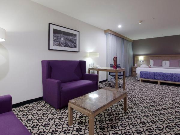 Crowne Plaza Hotel Mexico City North-Tlalnepantla, an IHG Hotel : photo 5 de la chambre suite junior lit king-size