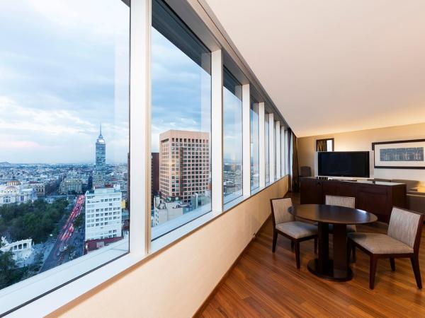 Hilton Mexico City Reforma : photo 4 de la chambre suite de maître lit king-size