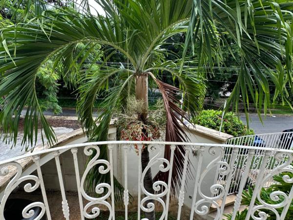 Casa Sasha's Mini Palace : photo 9 de la chambre chambre lits jumeaux avec balcon