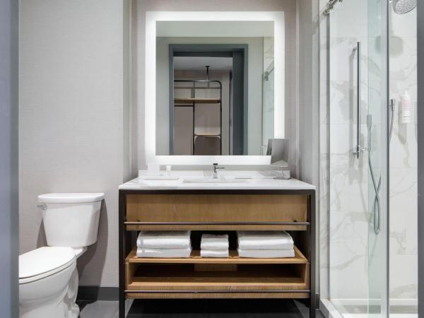 Marriott Dallas Uptown : photo 10 de la chambre chambre standard avec 2 lits queen-size - vue sur ville