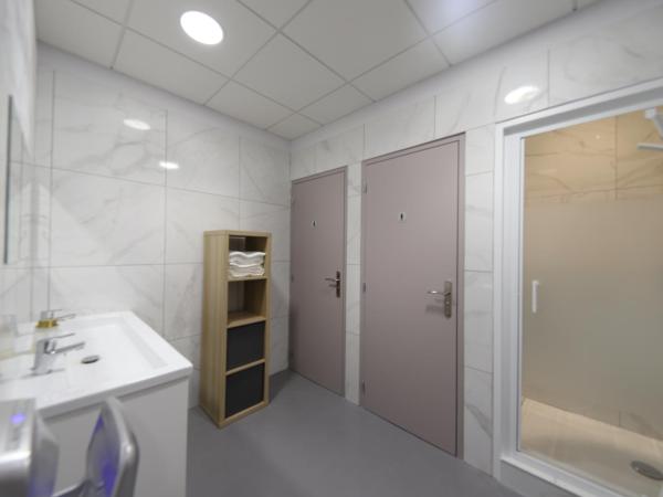 Loft 250m2 avec écran led géant de 10m2 : photo 2 de la chambre appartement deluxe