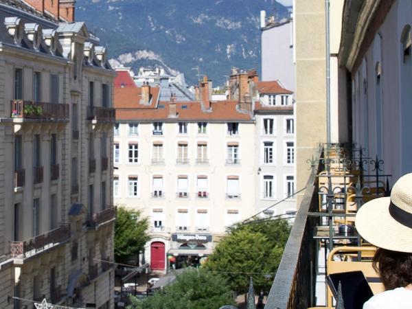 Le Grand Hôtel Grenoble, BW Premier Collection by Best Western : photo 5 de la chambre chambre lit king-size prestige avec balcon