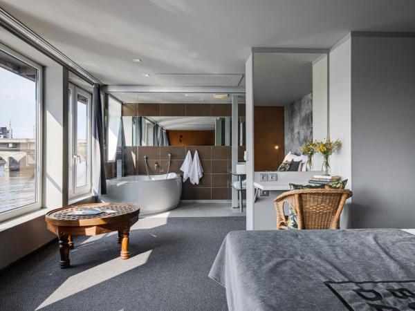 Botel Marina : photo 3 de la chambre chambre double supérieure - vue sur rivière