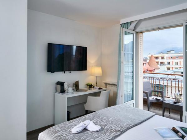 Best Western Plus Hotel Carlton Annecy : photo 4 de la chambre chambre lit queen-size confort avec balcon - non-fumeurs