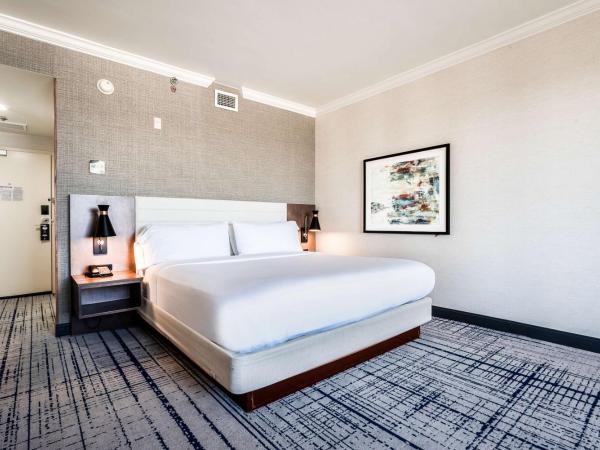 DoubleTree by Hilton South Charlotte Tyvola : photo 2 de la chambre chambre lit king-size