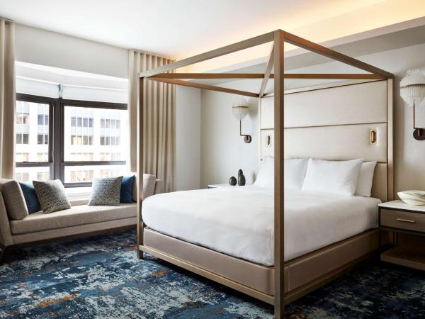 New York Hilton Midtown : photo 4 de la chambre suite présidentielle 1 chambre lit king-size avec canapé-lit