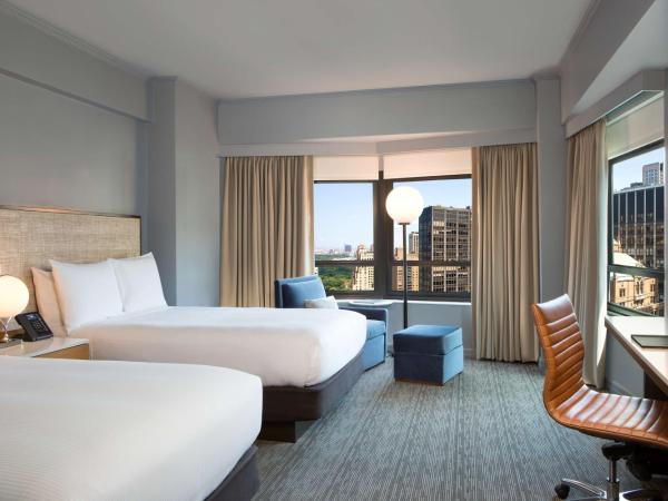 New York Hilton Midtown : photo 1 de la chambre suite exécutive 2 lits doubles avec canapé-lit