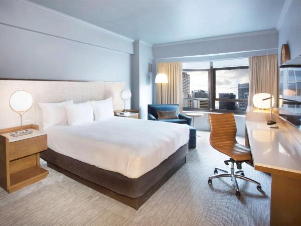 New York Hilton Midtown : photo 1 de la chambre hébergement urbain 1 lit king-size - baignoire accessible en fauteuil roulant