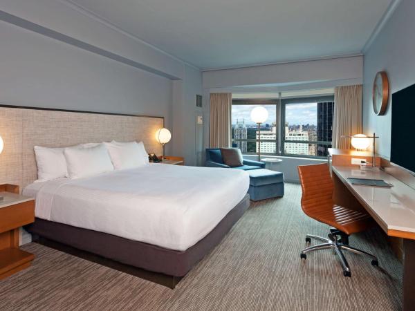 New York Hilton Midtown : photo 3 de la chambre chambre lit king-size skyline avec canapé-lit