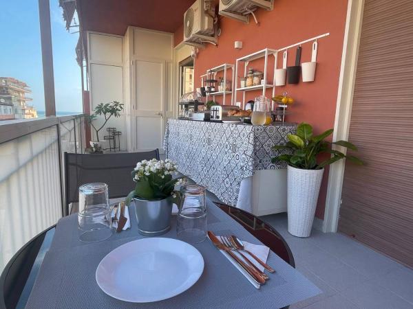 Ciccio Rooms and breakfast : photo 7 de la chambre chambre double deluxe avec balcon - vue sur mer