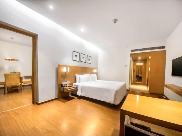 Marigold Hotel : photo 1 de la chambre marigold royal suite with complimentary cocktail hour 07pm to 09pm